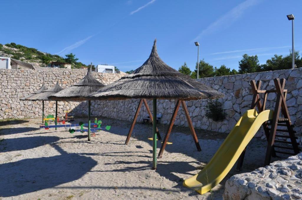 Fjaka Luxury Mobile Home - Oaza Mira Camping Croatia Drage Exteriör bild