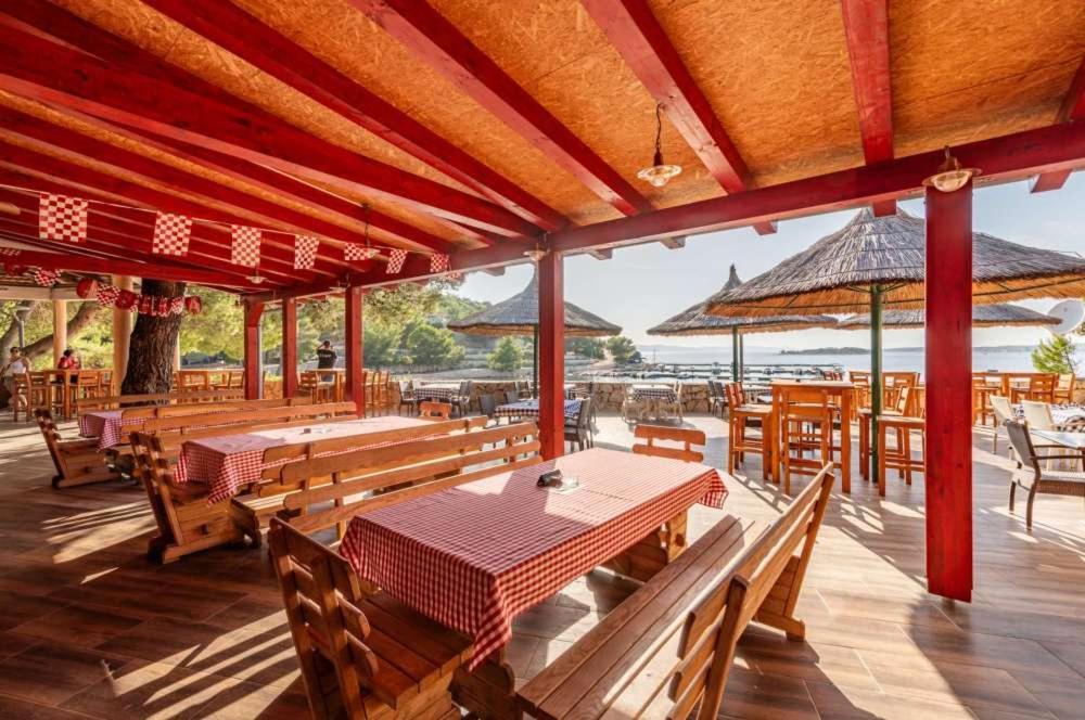 Fjaka Luxury Mobile Home - Oaza Mira Camping Croatia Drage Exteriör bild